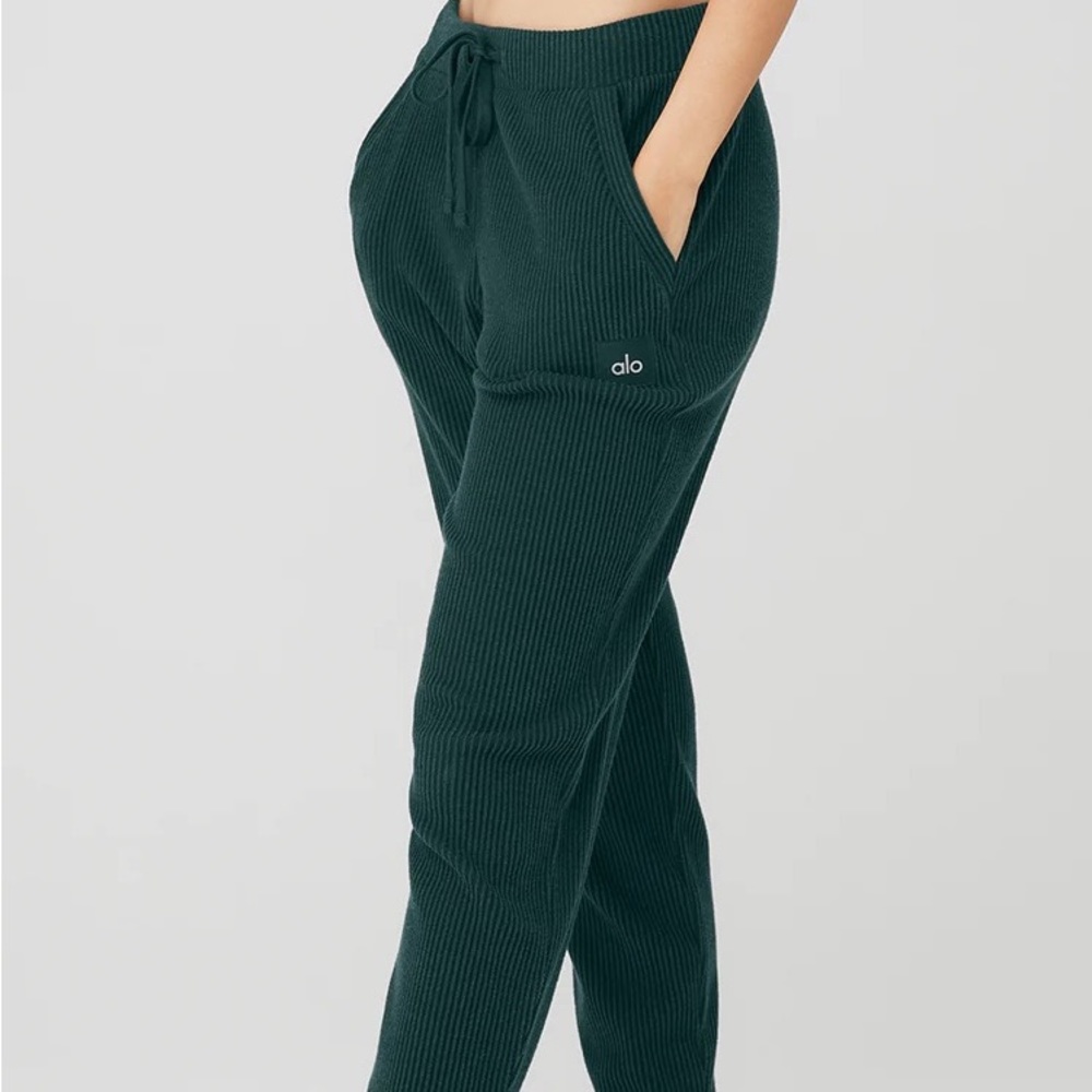 ALO Yoga Dark Green Ribbed Jogger Pants